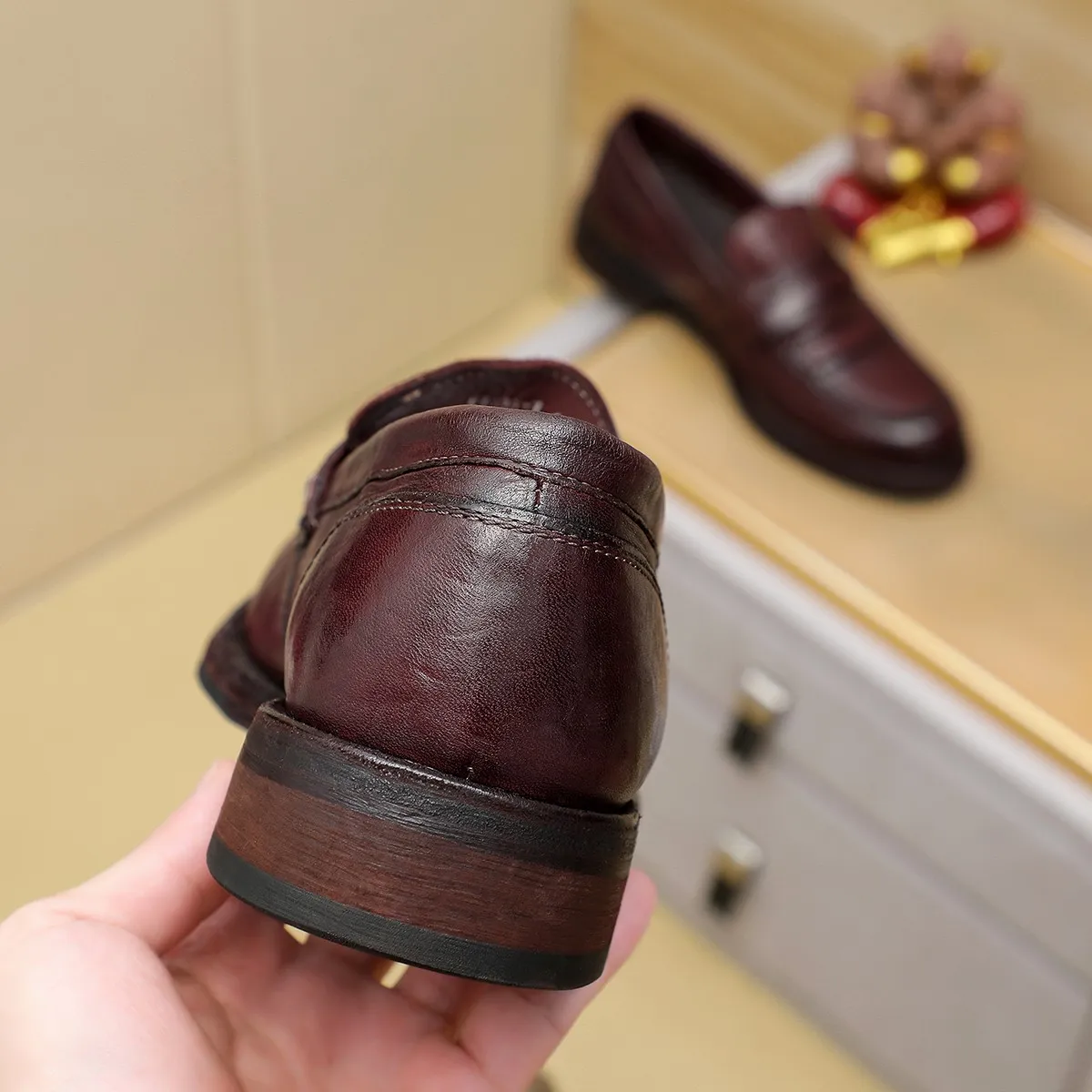 Men's shoes 💰920 💰 Louis Vuitton LV ® Autumn and Winter 🆕 models 🔛Full shoe counter First layer cowhide, 🐂Leather lined casual shoes for men, super soft outsole, a must for driving. Counter synchronization Original first layer cowhide Completely 1:1 mold customization 🌹Top version, 3 colors available! Number: 38-45 (37.46. Customized)